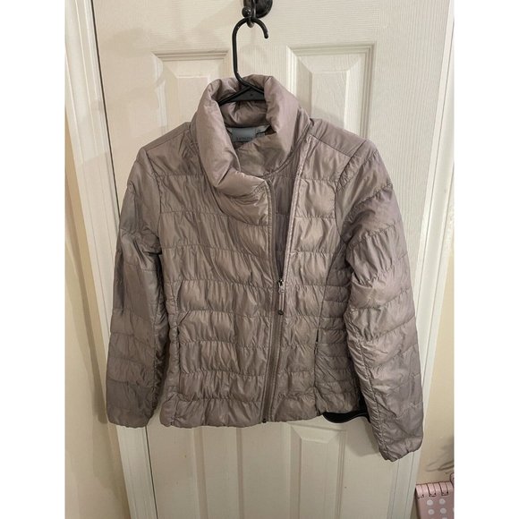 Athleta Womens Small Puffer Coat Beige Gold Goose Down Zip Pockets Snap Quilted - Picture 10 of 14